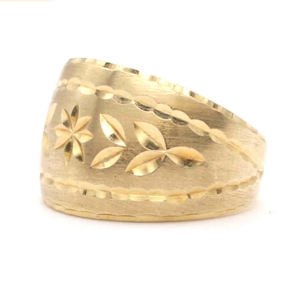 14k Yellow Gold Diamond Cut Domed Band Size 5.75