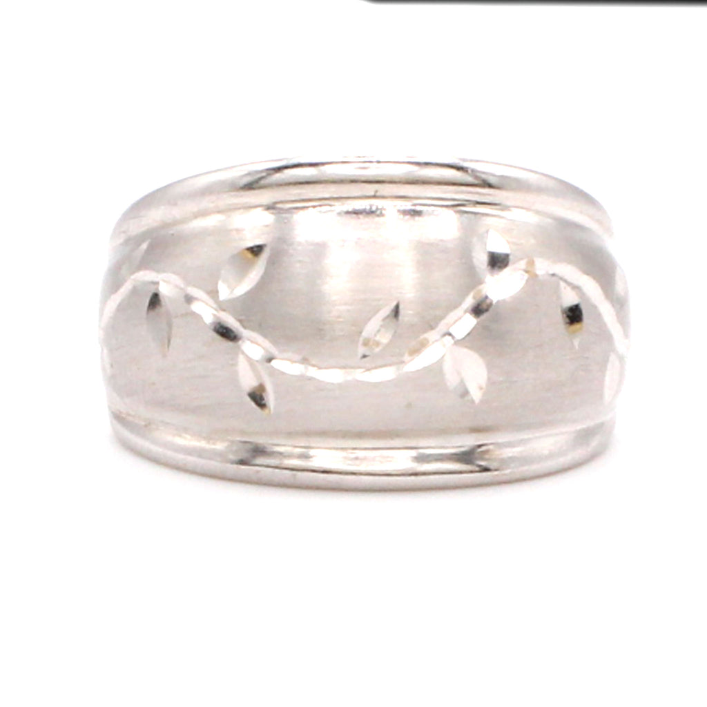 14k white Gold Diamond Cut Domed Band Size 6.75