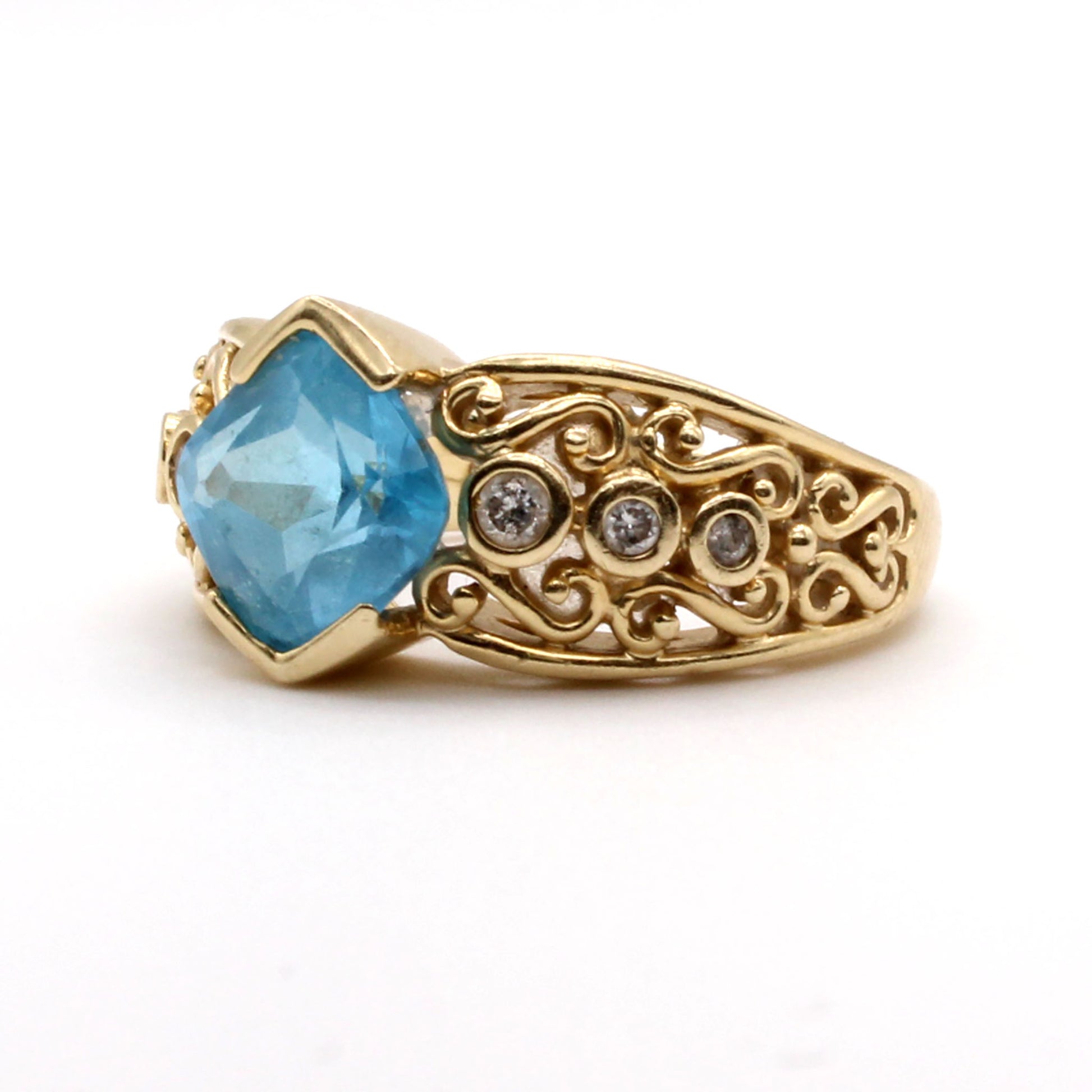 14k Yellow Gold Blue Topaz and Diamond Ring Size 6.75