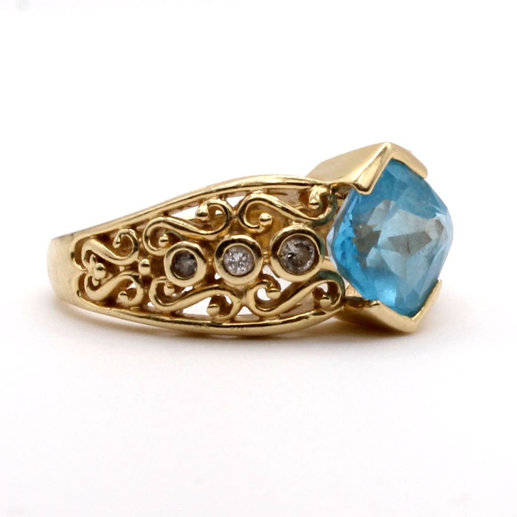 14k Yellow Gold Blue Topaz and Diamond Ring Size 6.75