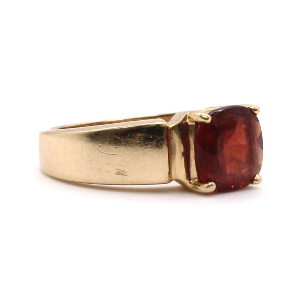 10k Yellow Gold Garnet Ring Size 6.75