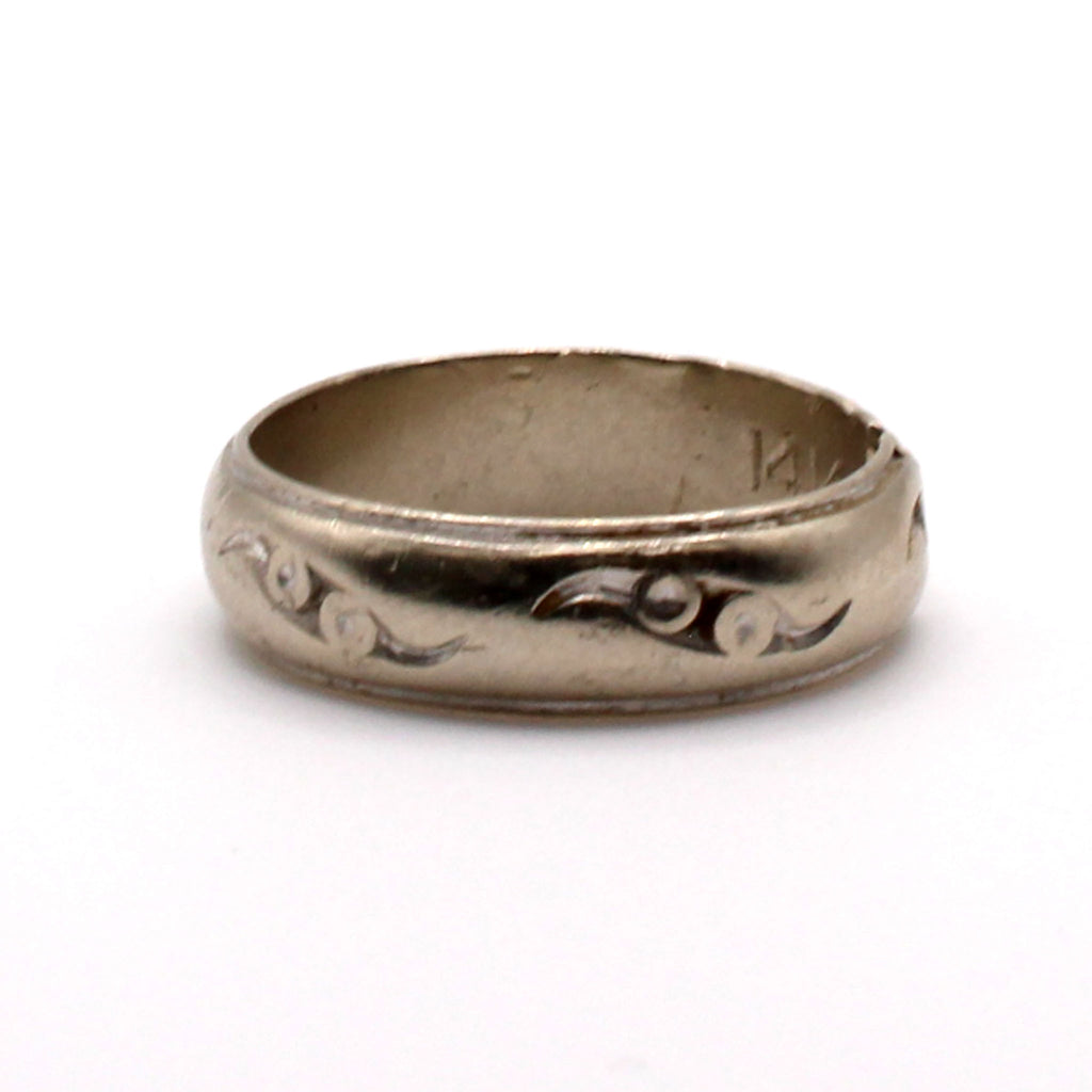14k White Gold 5.8mm Band Ring Size 8.5