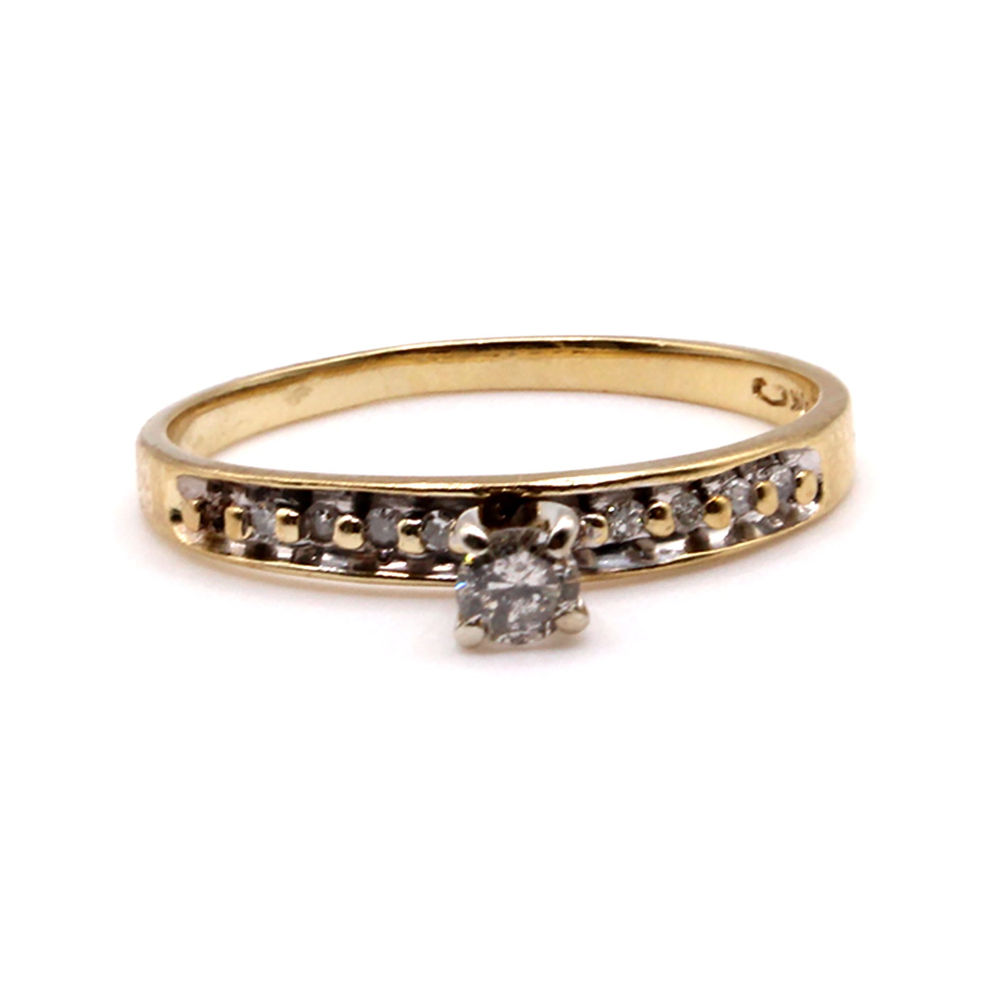 10k Yellow Gold 0.11ct Round Brilliant Cut Diamond Ring