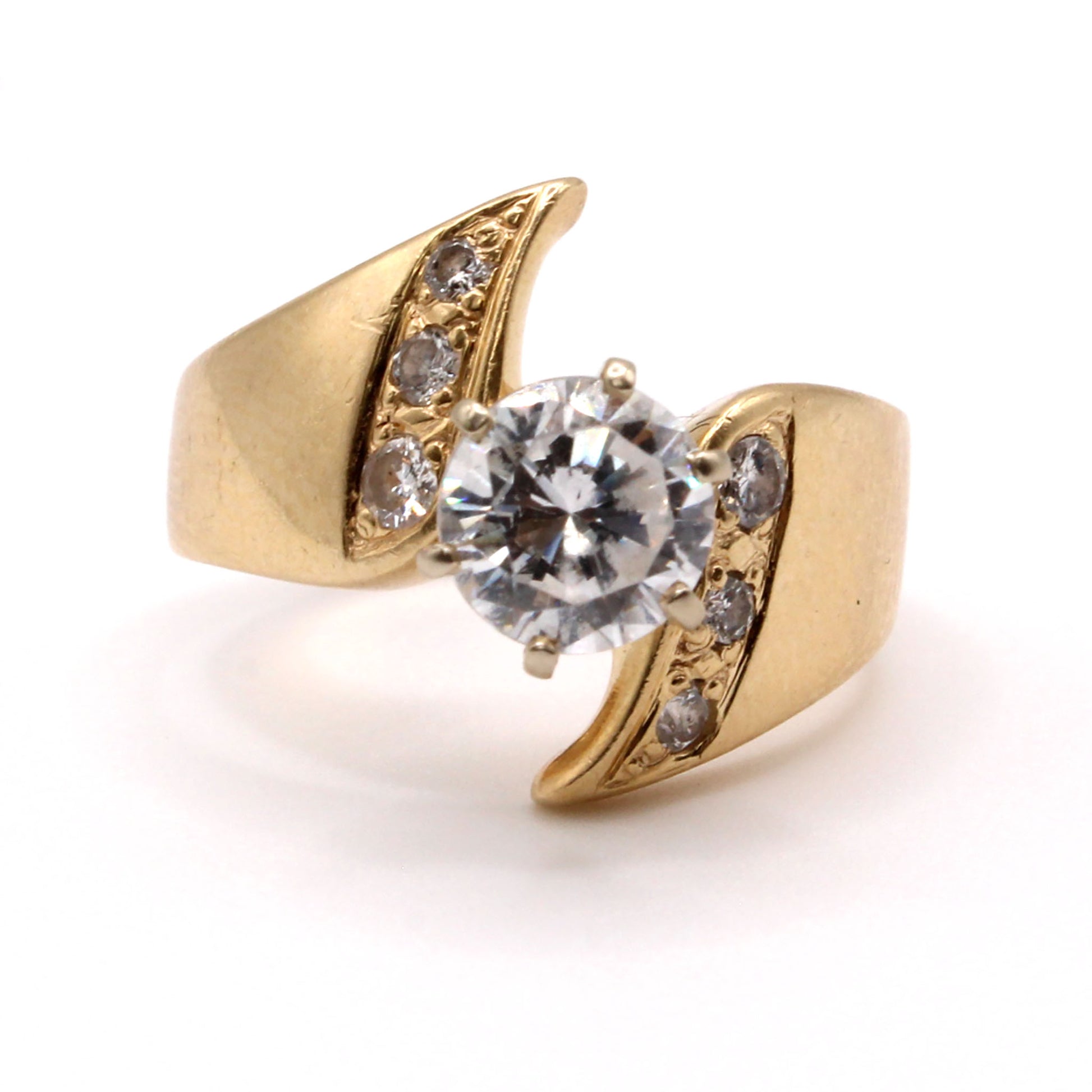 14k Yellow Gold CZ Center stone and Diamond Ring Size 6