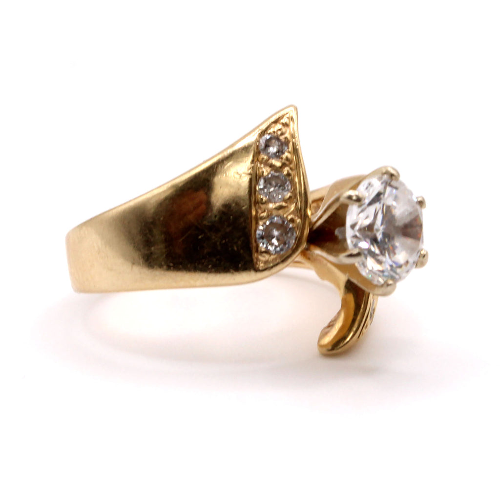 14k Yellow Gold CZ Center stone and Diamond Ring Size 6