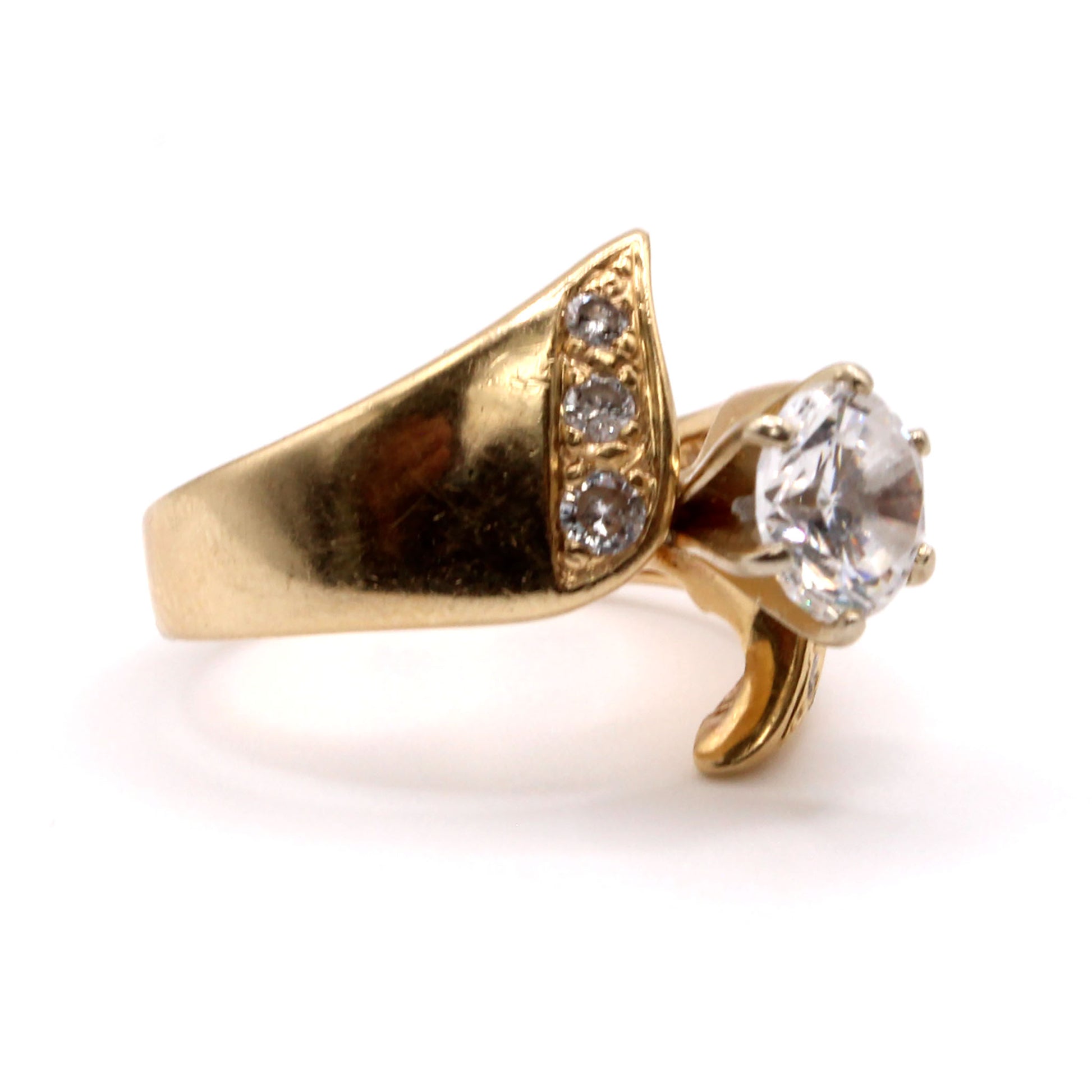 14k Yellow Gold CZ Center stone and Diamond Ring Size 6
