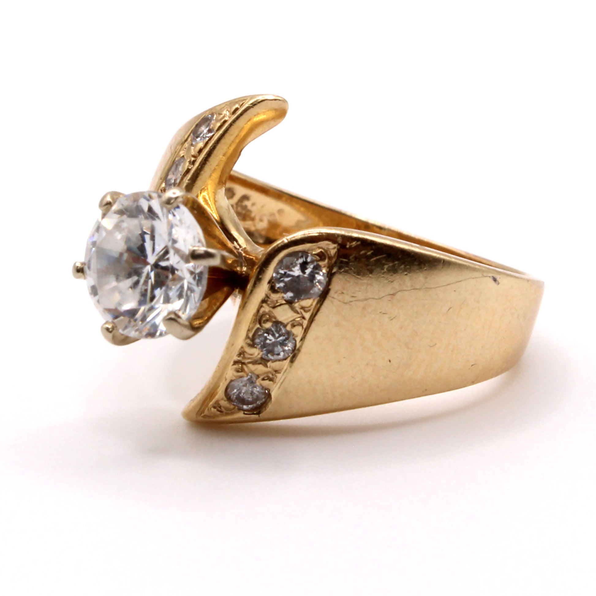 14k Yellow Gold CZ Center stone and Diamond Ring Size 6