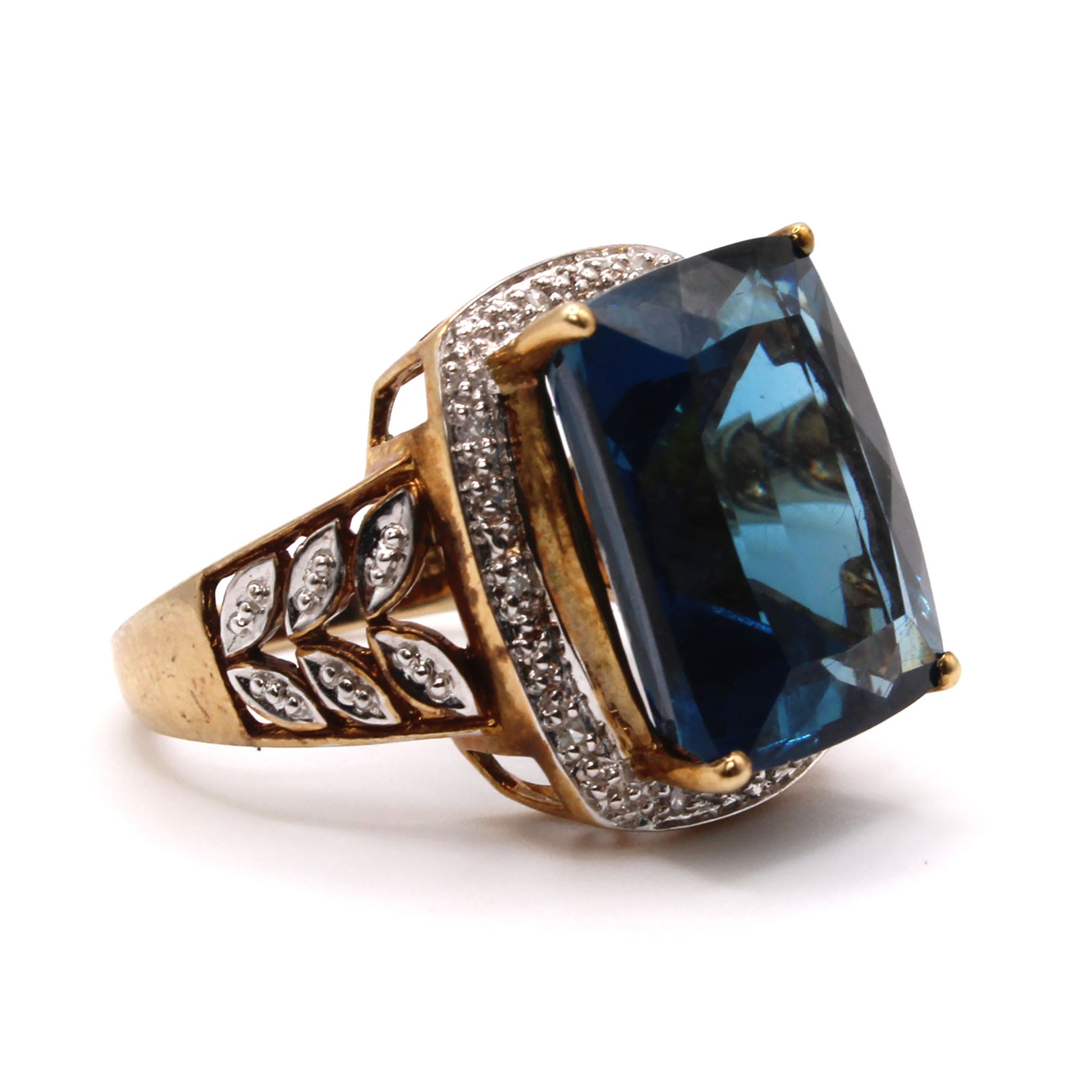 10k Yellow Gold Blue Topaz and Diamond Ring Size 7
