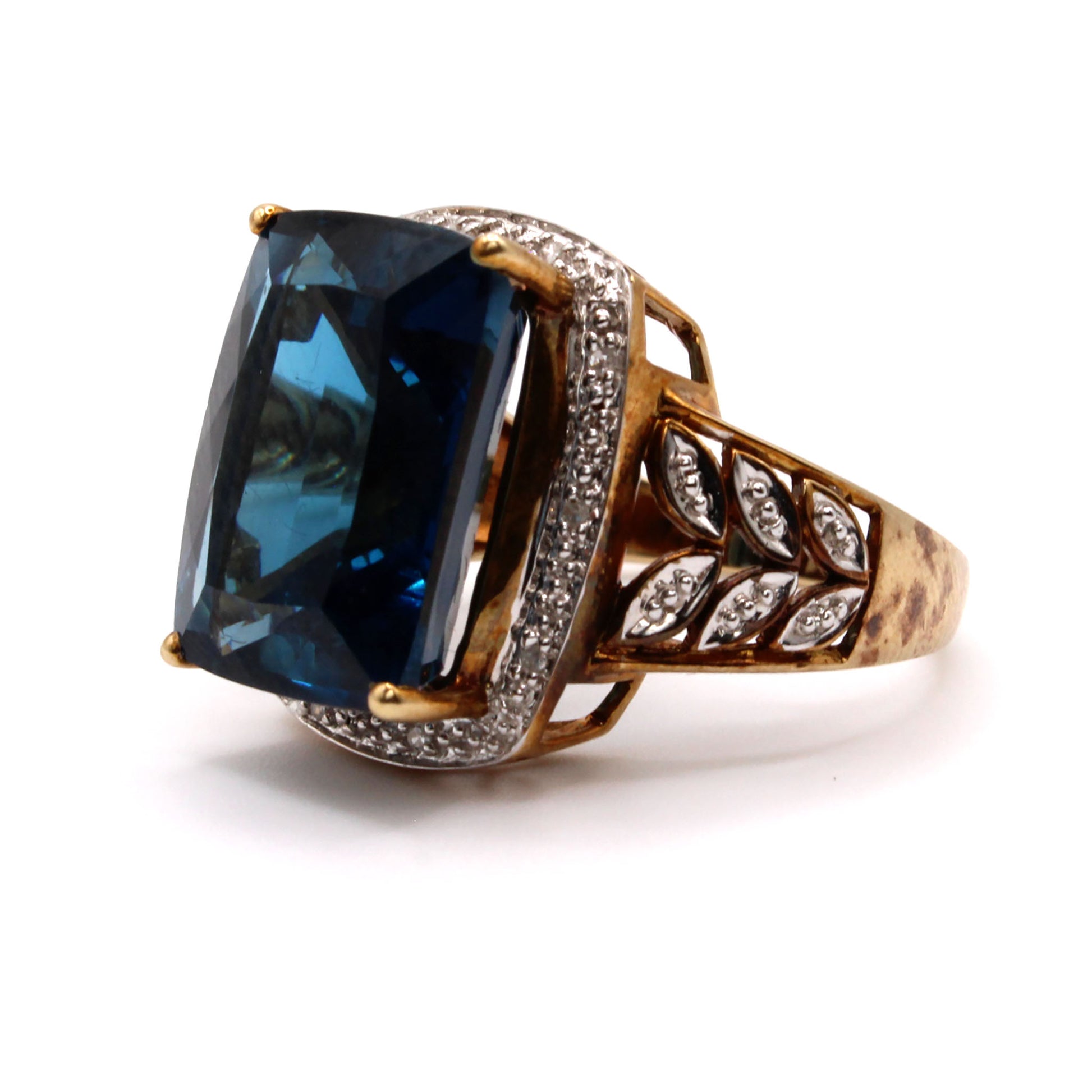 10k Yellow Gold Blue Topaz and Diamond Ring Size 7