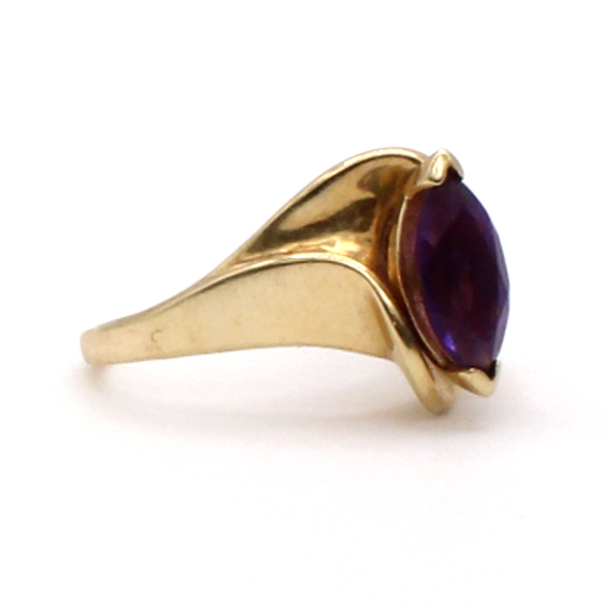 10k Yellow Gold Marquise Cut  Amethyst Solitaire Ring Size 6.25
