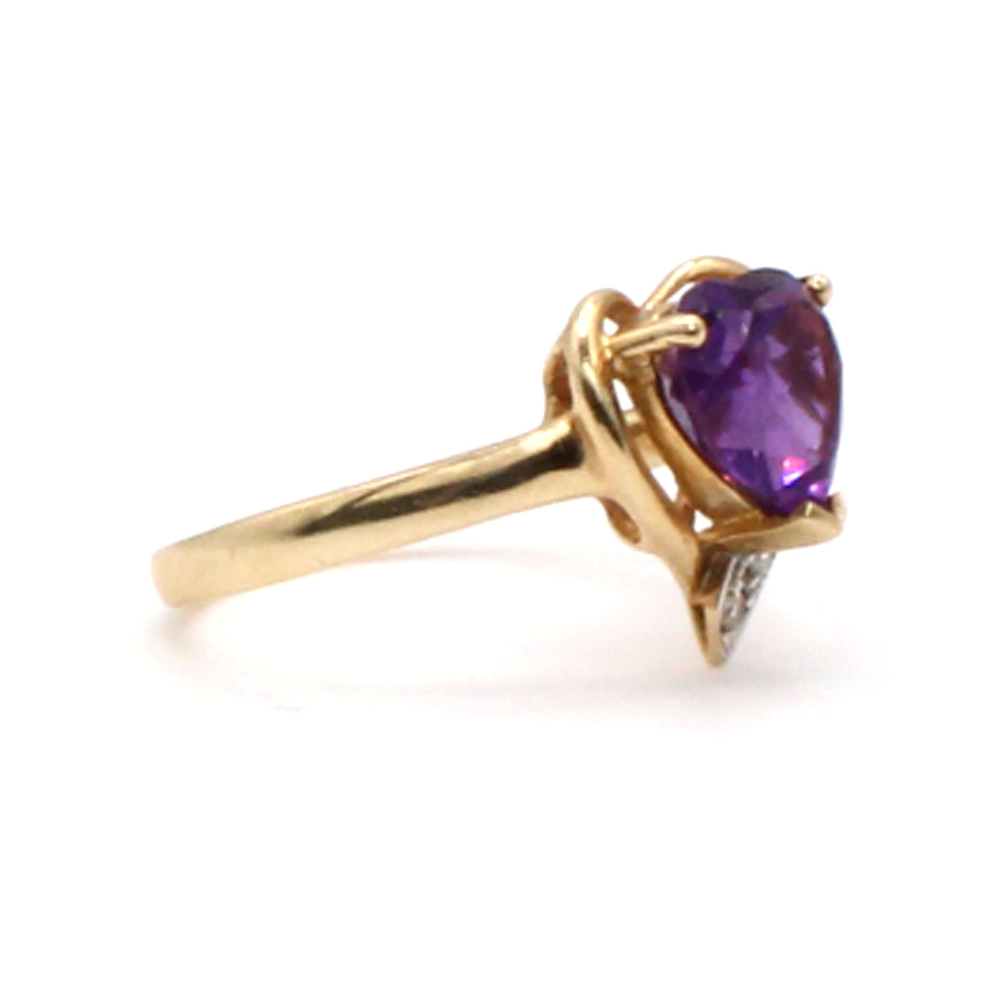 10k Yellow Gold Amethyst and Diamond Heart Ring Size 6.5