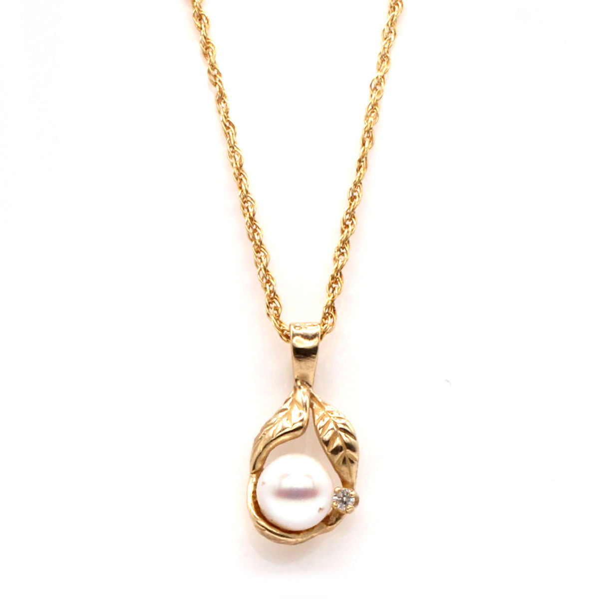14k Yellow Gold Pearl and Diamond Leaf Style Necklace 16 Inches