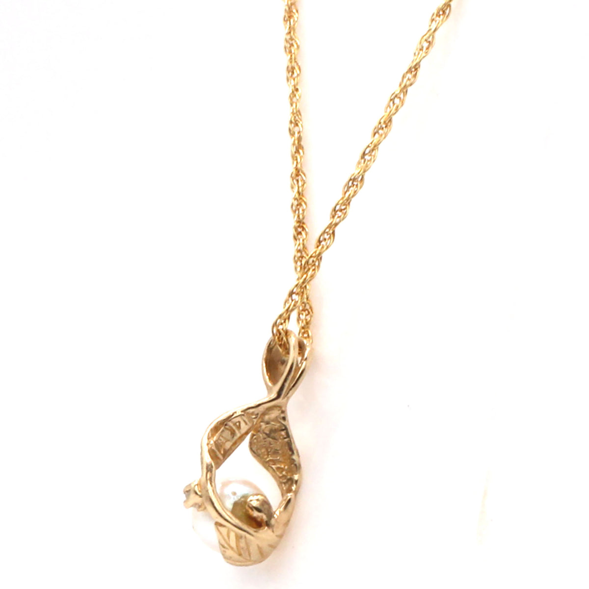 14k Yellow Gold Pearl and Diamond Leaf Style Necklace 16 Inches